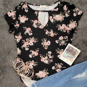KEYHOLE NECK FLORAL TOP